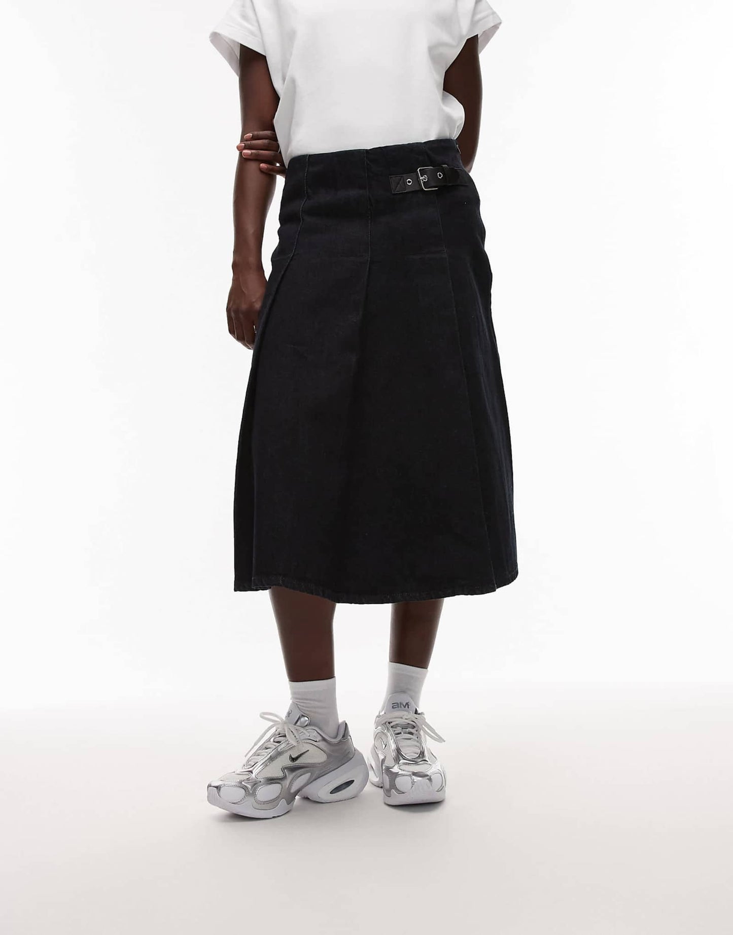 Nike Air Max Muse sneakers in white - ảnh 5