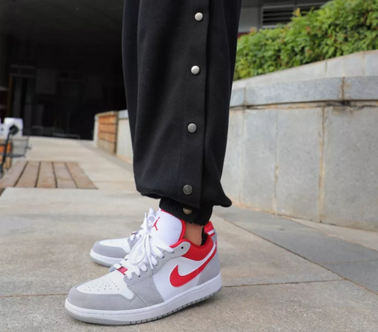 Giày Nike Air Jordan 1 Low SE 'Light Smoke Grey Gym Red' DC6991-016 - Ảnh 2