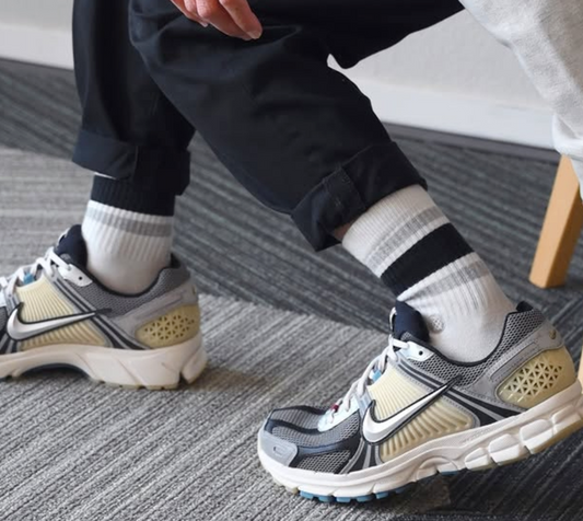 Giày Nike Air Zoom Vomero 5 ‘Black Silver Phantom’ HQ3449-001 - ảnh 2 | 23TRK