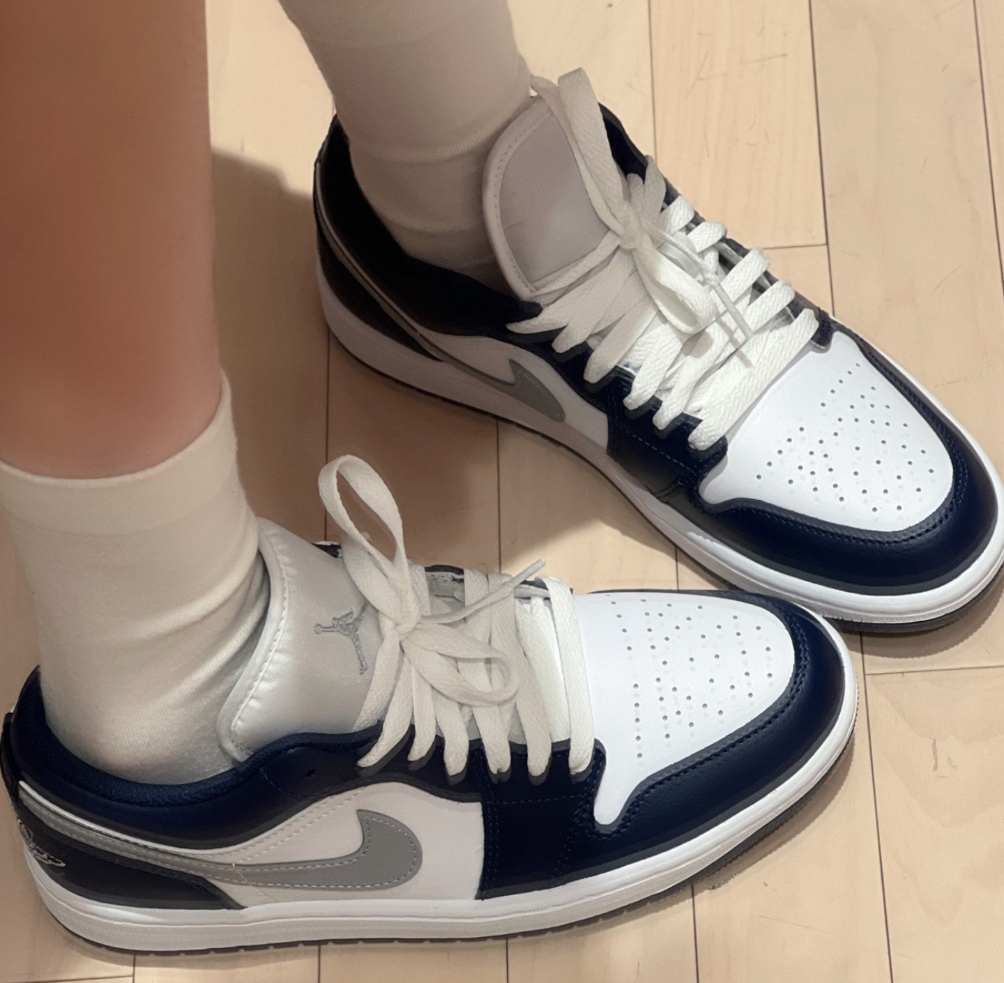 Giày Nike Air Jordan 1 Low ‘Midnight Navy Wolf Grey’ 553560-141 - Ảnh 9