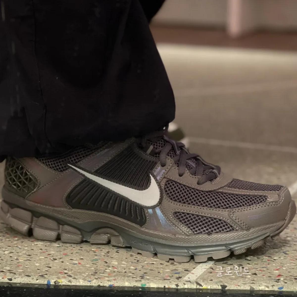 Giày Nike Air Zoom Vomero 5 ‘Cave Stone’ HF5493-201 - ảnh 7 | 23TRK
