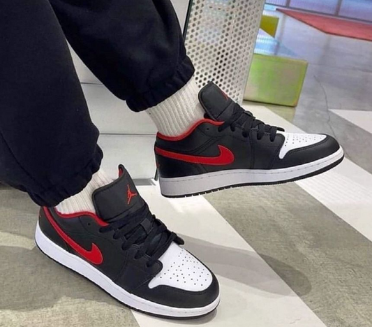 Giày Nike Air Jordan 1 Low GS 'Black Fire Red' 553560-063 - Ảnh 2