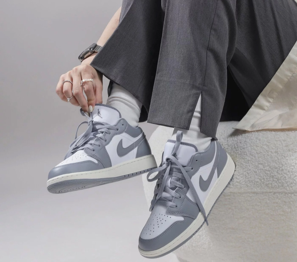 Giày Nike Air Jordan 1 Low (GS) 'Vintage Grey' 553560-053 - Ảnh 5