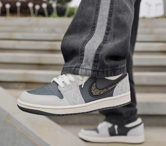 Giày Nike Air Jordan 1 Low 'Beaded Swoosh' DV1762-001 - Ảnh 2