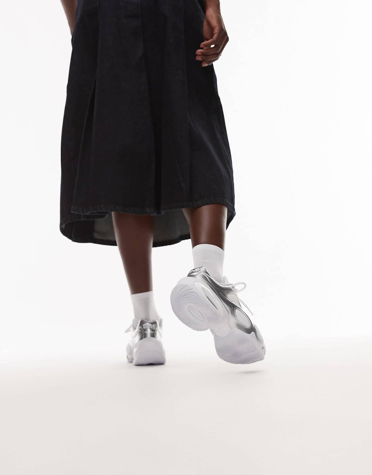 Nike Air Max Muse sneakers in white - ảnh 3