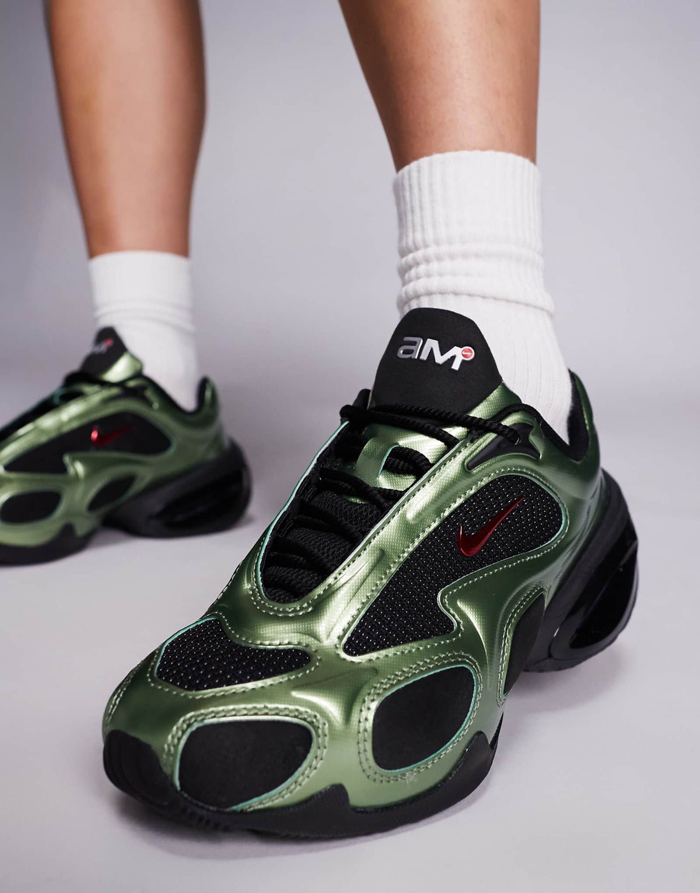 Nike Air Max Muse sneakers in black & green - ảnh 3