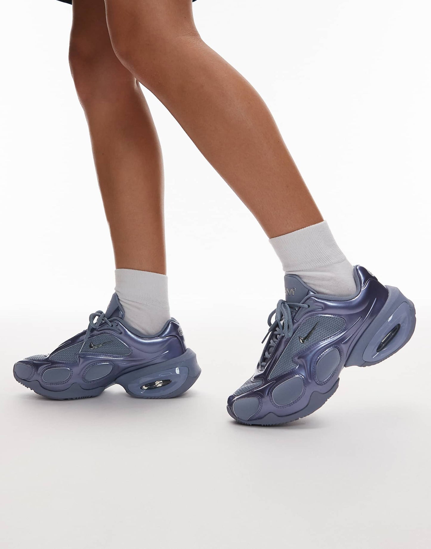 Nike Air Max Muse sneakers in gray & metallic silver - ảnh 1