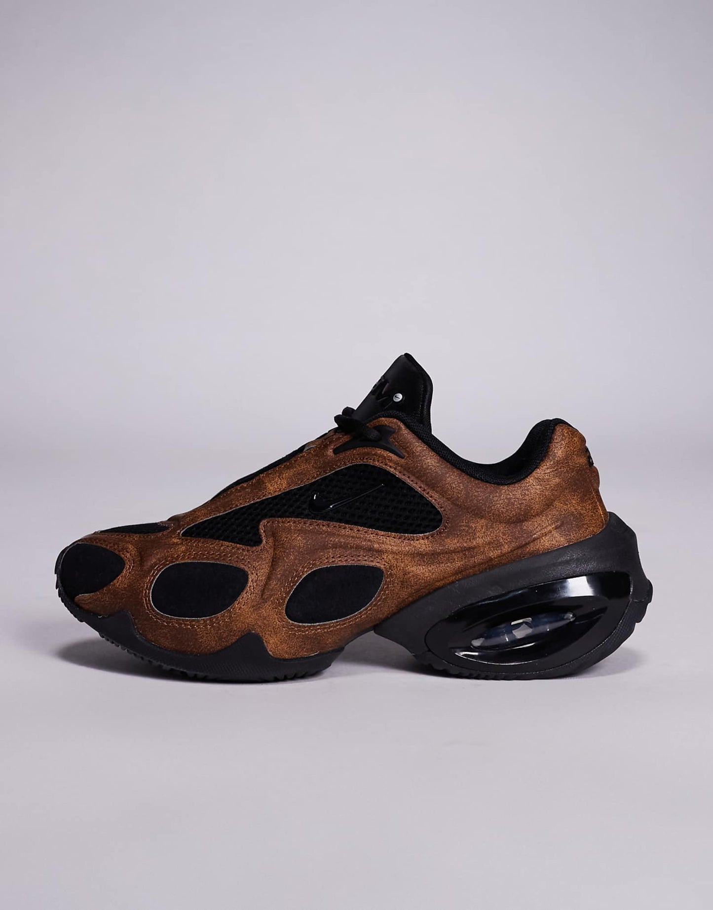 Nike Air Max Muse sneakers in brown and silver - ảnh 2