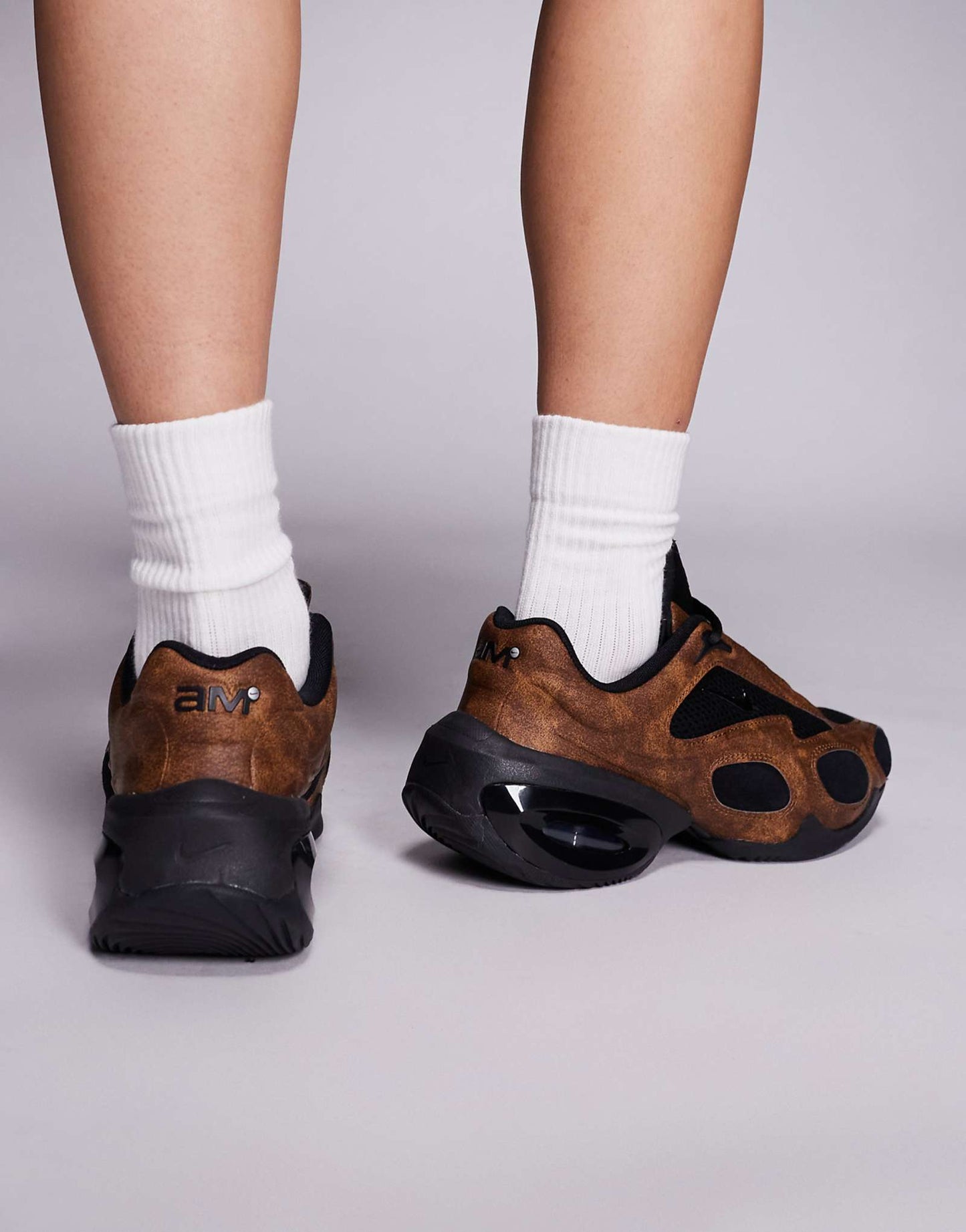 Nike Air Max Muse sneakers in brown and silver - ảnh 3
