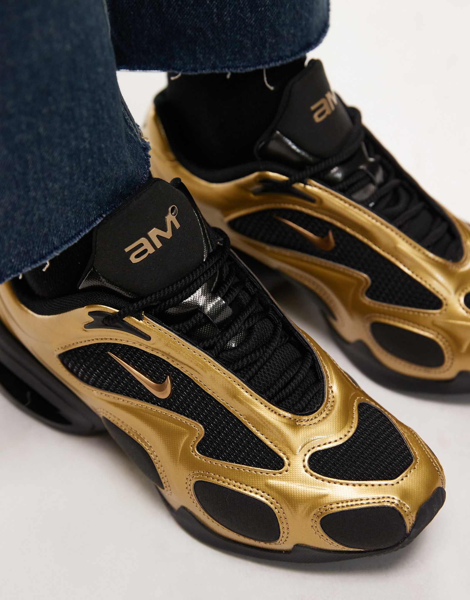 Nike Air Max Muse sneakers in gold - ảnh 3