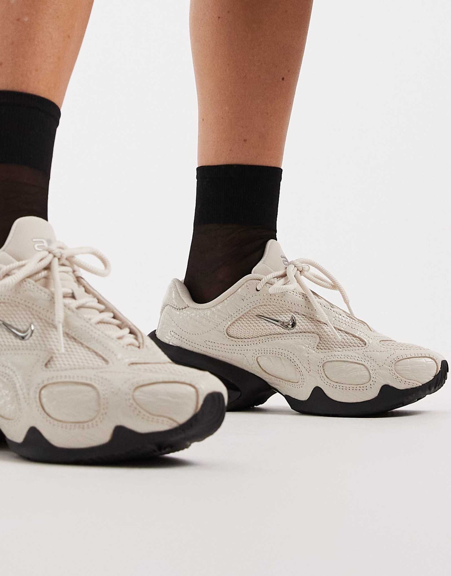 Nike Air Max Muse SE sneakers in off white and silver - ảnh 4