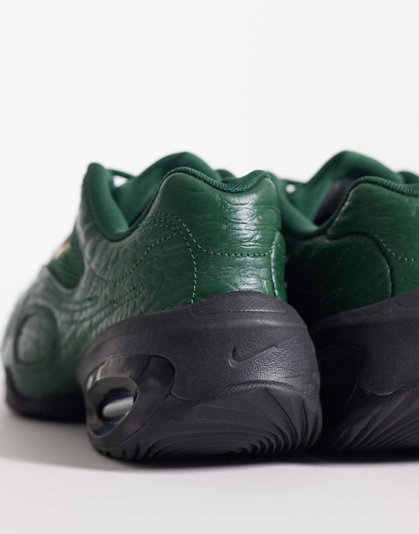 Nike Air Max Muse SE sneakers in green and black - ảnh 2