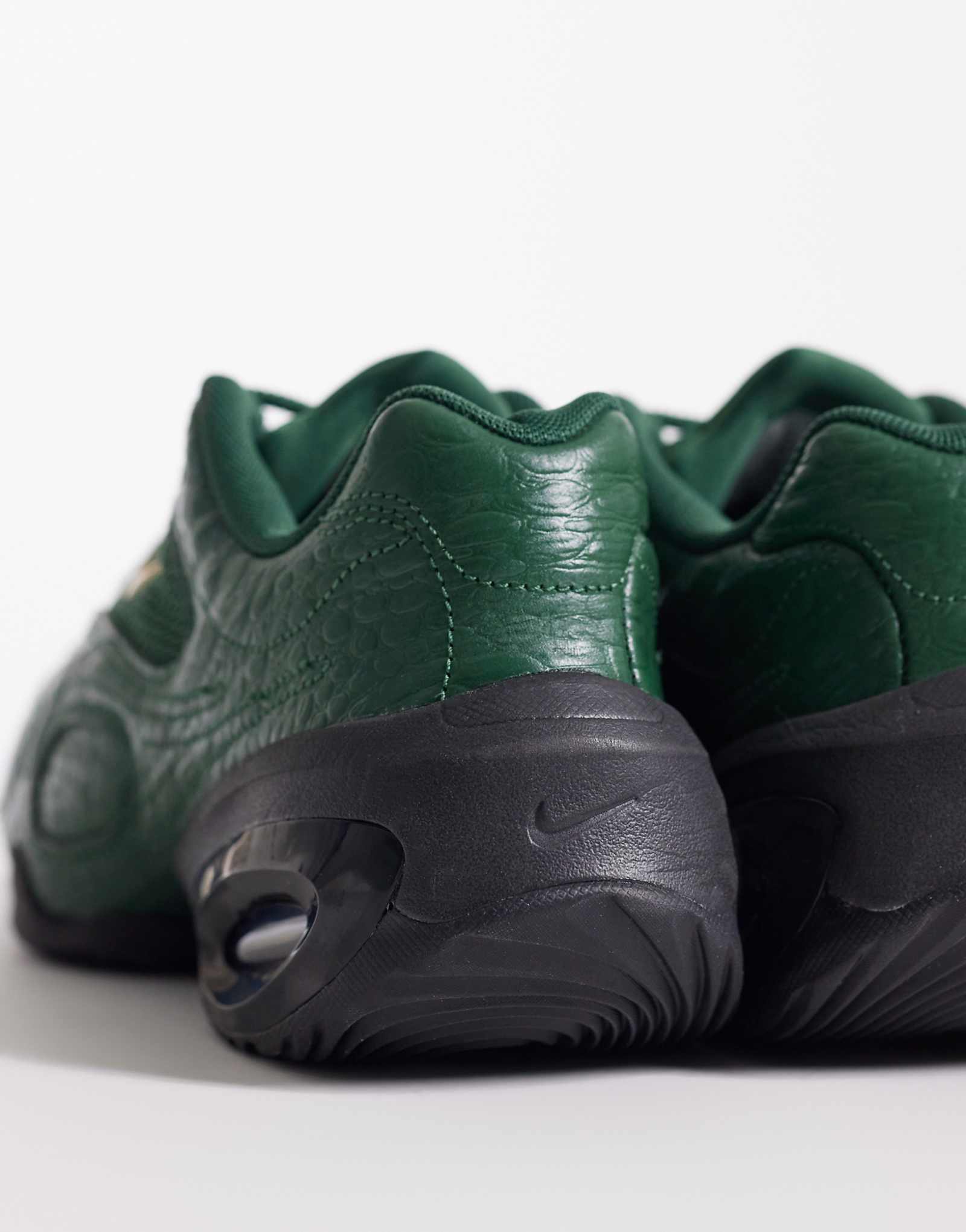 Nike Air Max Muse SE sneakers in green and black - ảnh 2