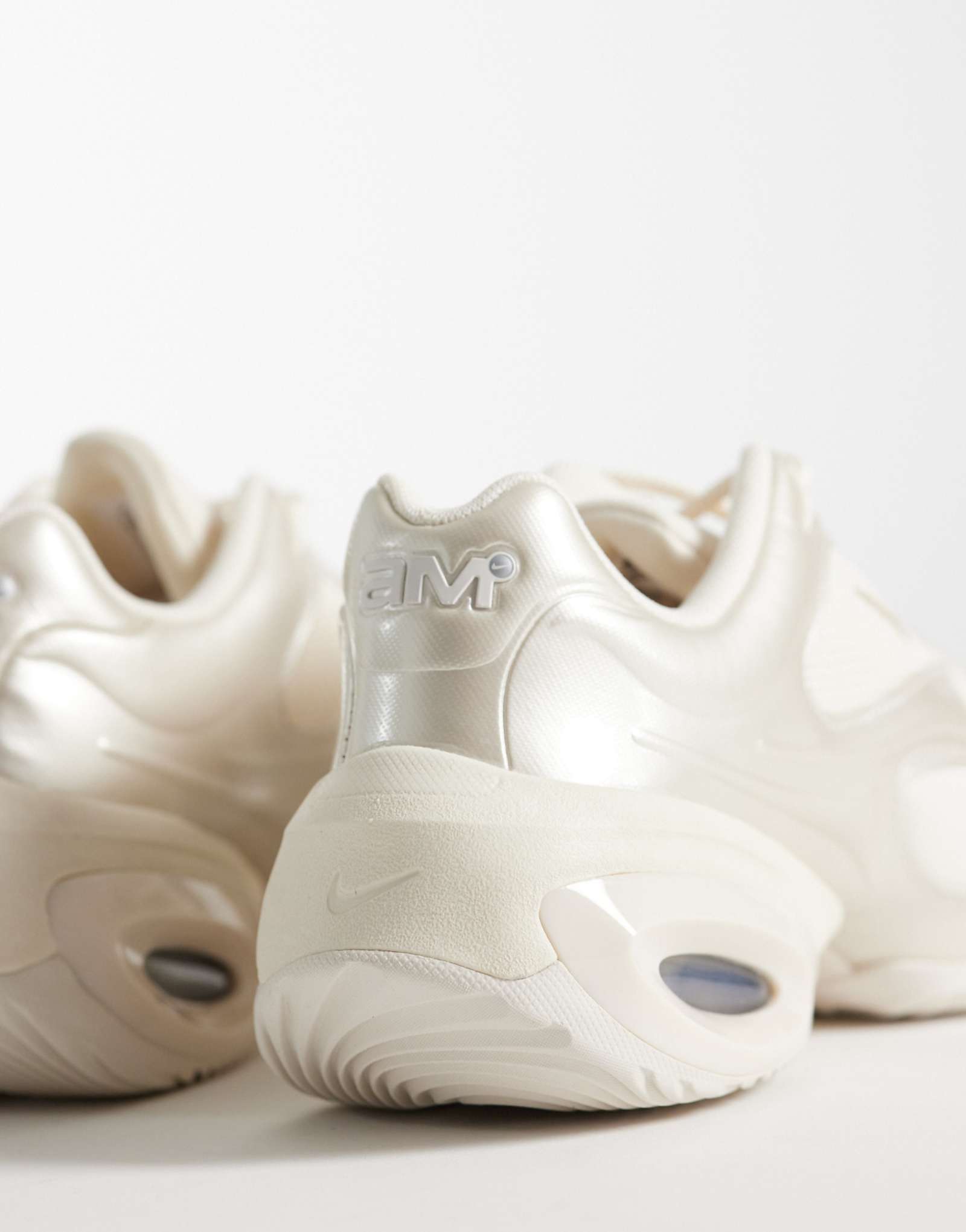 Nike Air Max Muse sneakers in off white - ảnh 4