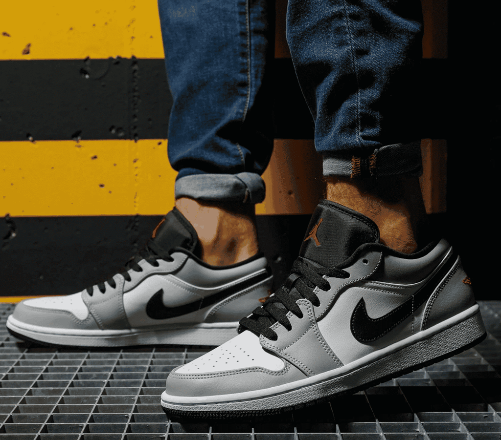 Giày Nike Air Jordan 1 Low 'Light Smoke Grey' 553558-030 - Ảnh 4