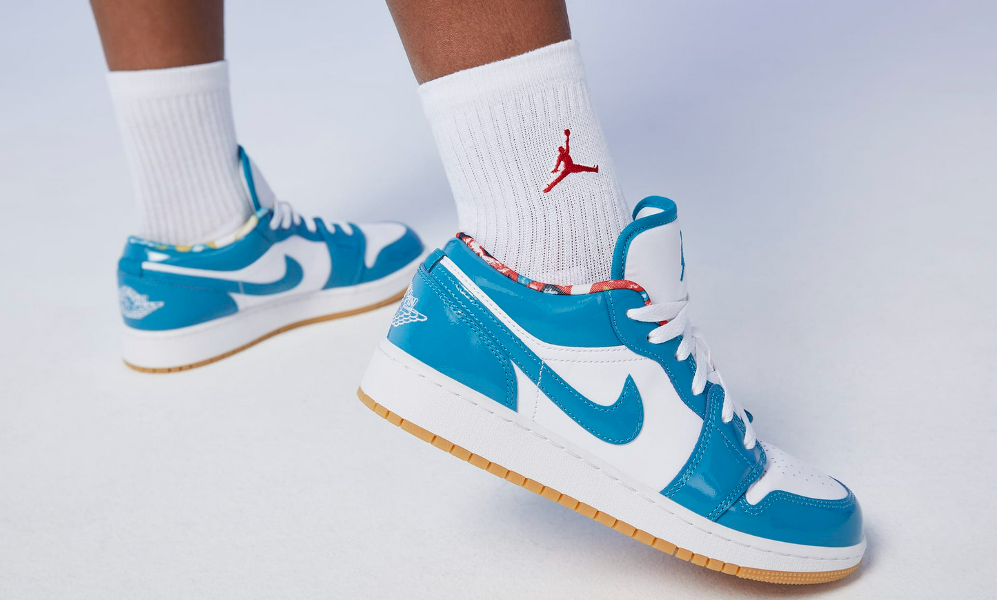 Giày Nike Air Jordan 1 Low SE GS 'Barcelona' DM0589-400 - Ảnh 3
