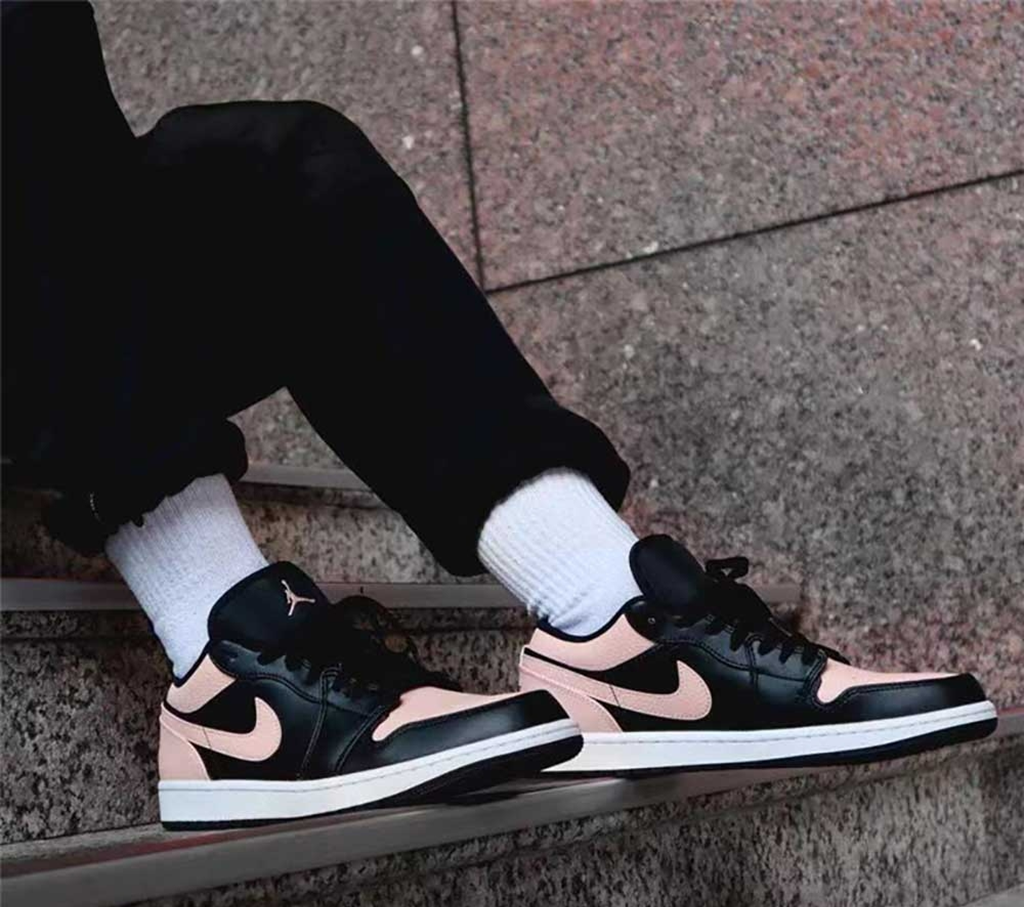 Giày Nike Air Jordan 1 Low GS 'Crimson Tint' 553560-034 - Ảnh 4