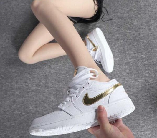Giày Nike Air Jordan 1 Low 'White Metallic Gold' CZ4776-100 - Ảnh 2