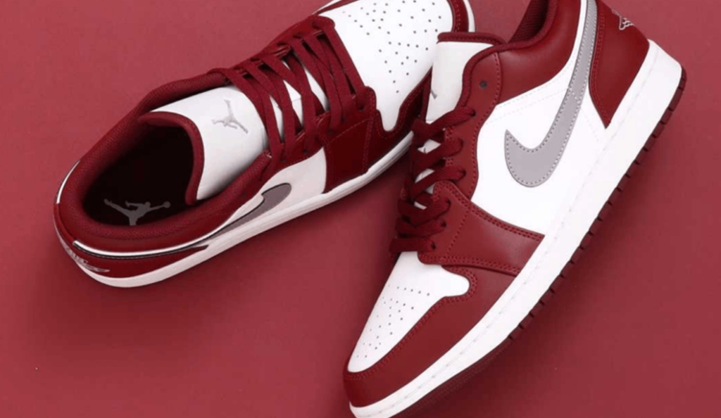 Giày Nike Air Jordan 1 Low GS ‘Bordeaux’ 553560-615 - Ảnh 3