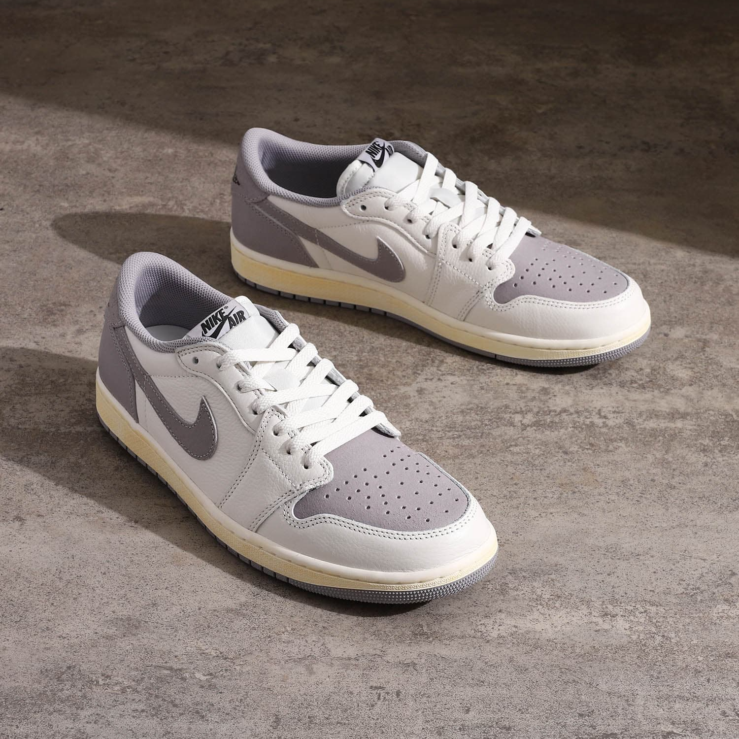 Giày Nike Air Jordan 1 Retro Low 'Atmosphere Grey' CZ0790-101 - Ảnh 3
