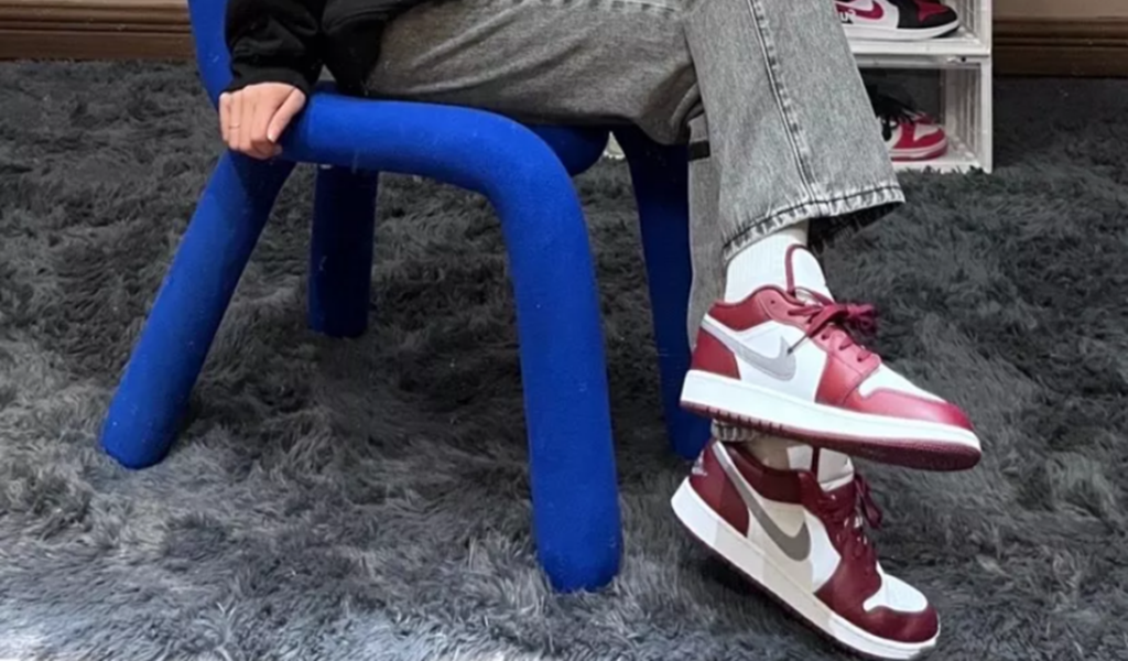 Giày Nike Air Jordan 1 Low GS ‘Bordeaux’ 553560-615 - Ảnh 2