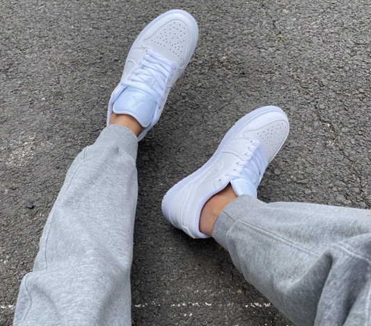 Giày Nike Jordan 1 Low Triple White 553558-136 - Ảnh 2
