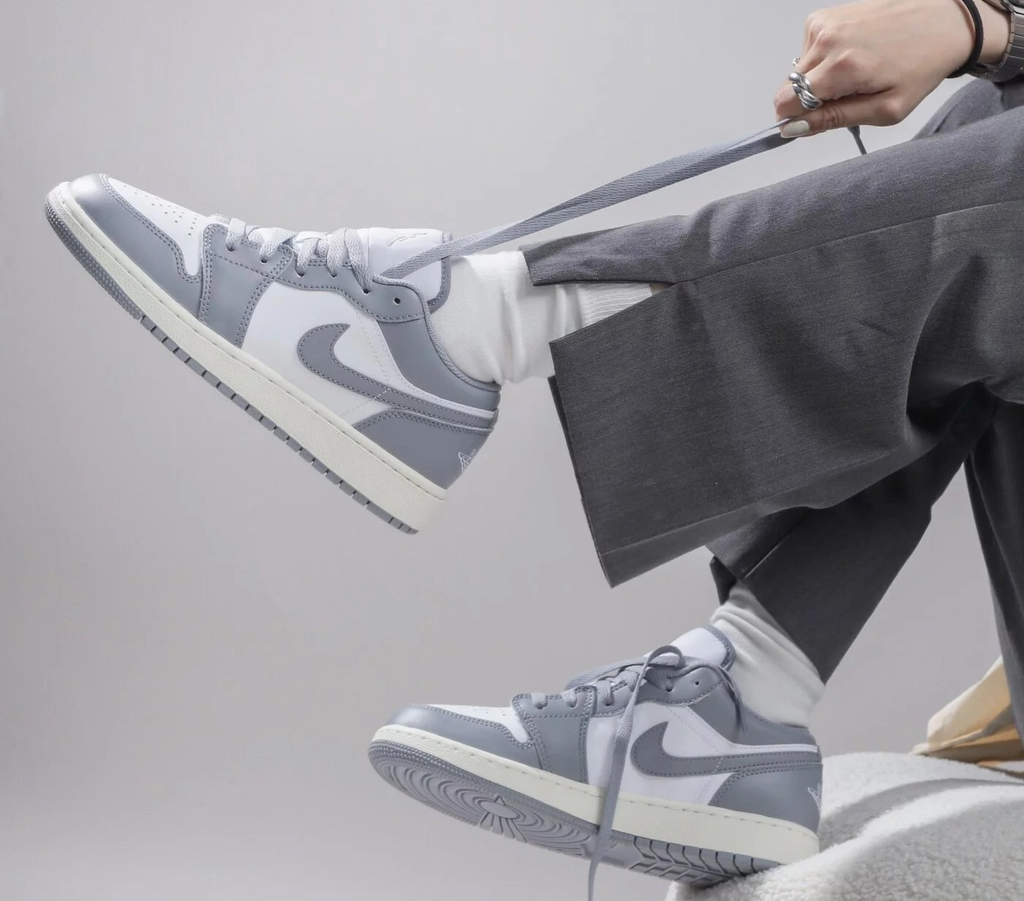 Giày Nike Air Jordan 1 Low (GS) 'Vintage Grey' 553560-053 - Ảnh 4