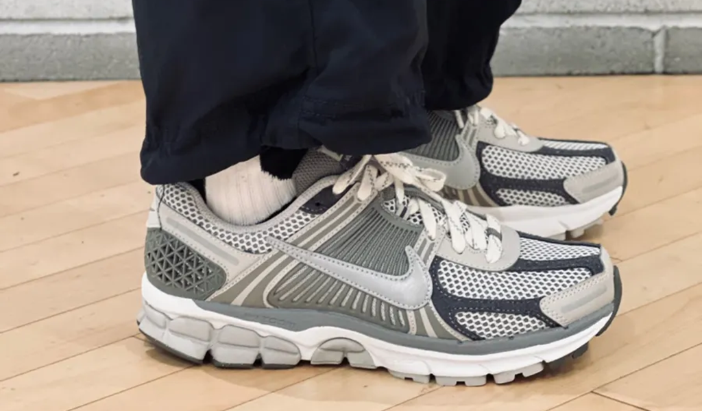 Giày Nike Zoom Vomero 5 PRM ‘Light Iron Ore’ FD0791-012 - ảnh 5 | 23TRK