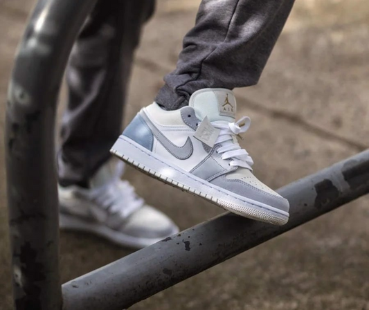 Giày Nike Air Jordan 1 Low 'Paris' CV3043-100 - Ảnh 2