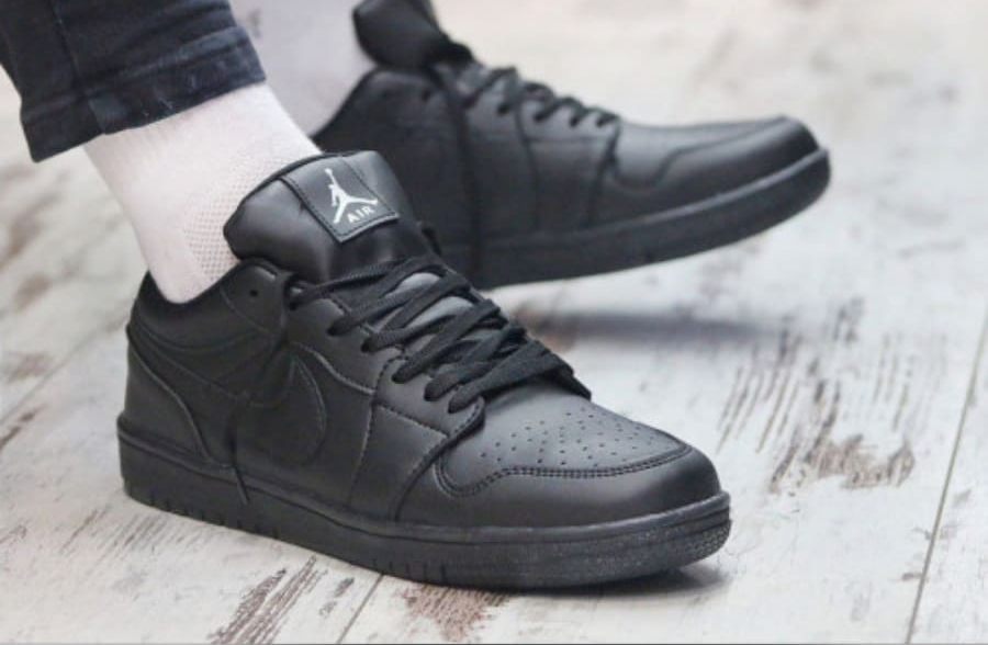 Giày Nike Air Jordan 1 Low 2022 'Triple Black' 553558-093 - Ảnh 4