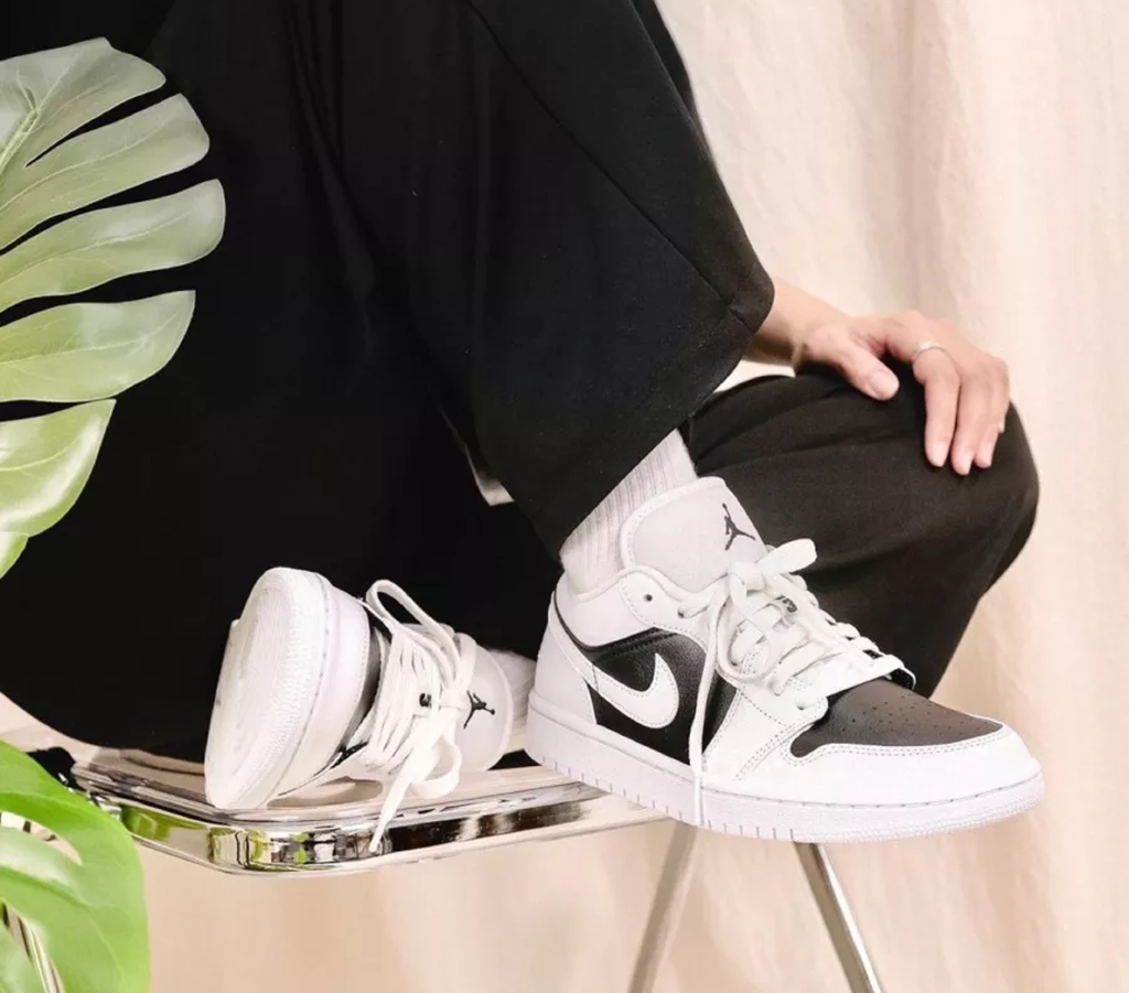 Giày Nike Air Jordan 1 Low 'Panda' DC0774-100 - Ảnh 3