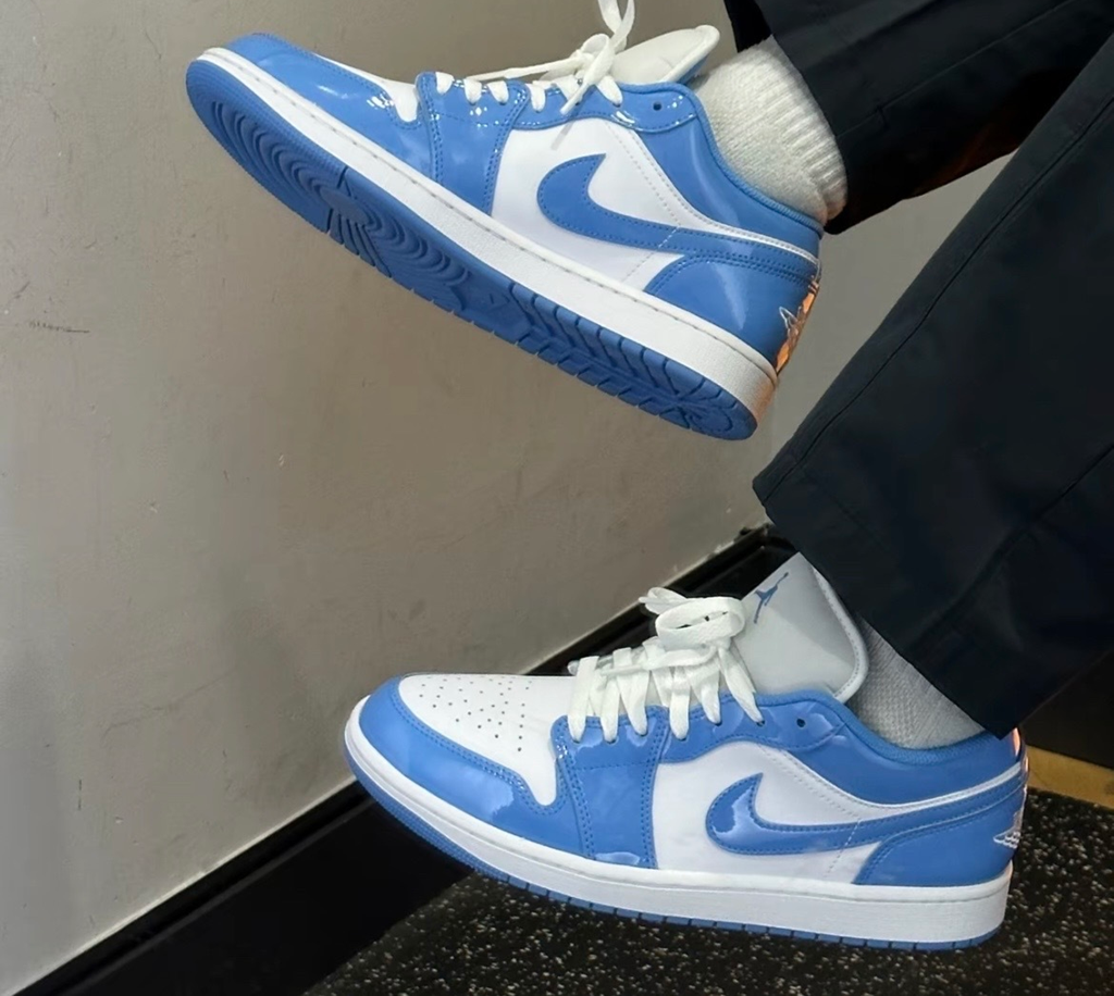 Giày Nike Air Jordan 1 Low SE GS ‘Legend Blue Patent’ FZ3929-114 - Ảnh 3