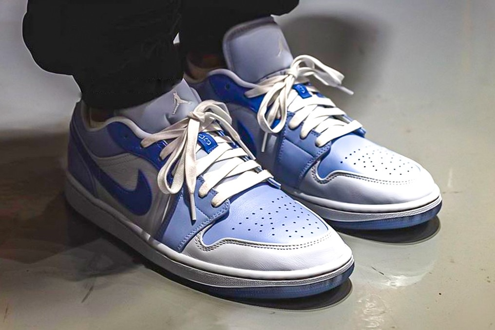 Giày Nike Air Jordan 1 Low SE 'Mighty Swooshers' DM5442-040 - Ảnh 3