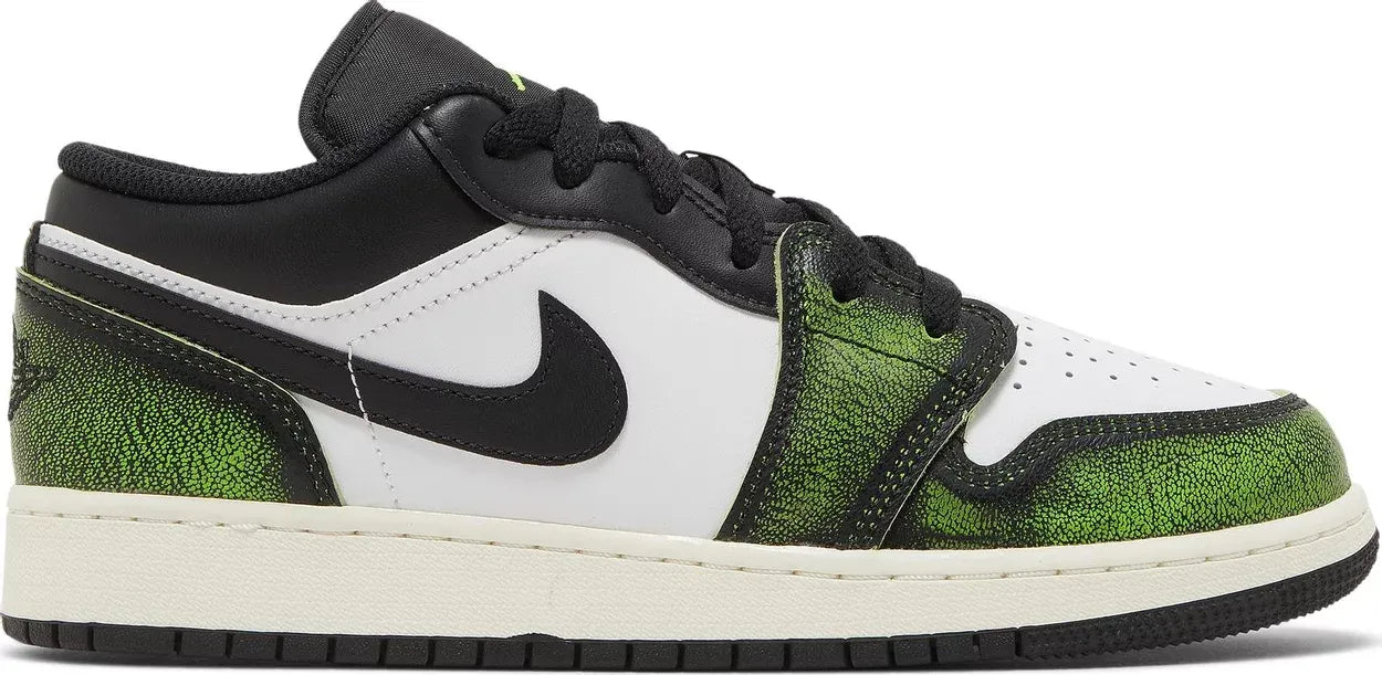 Giày Nike Air Jordan 1 Low ‘White Black Green’ DO8244-003 - 23trk.com