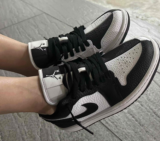 Giày Nike Wmns Air Jordan 1 Low SE Homage 'White Black' DR0502-101 - Ảnh 2