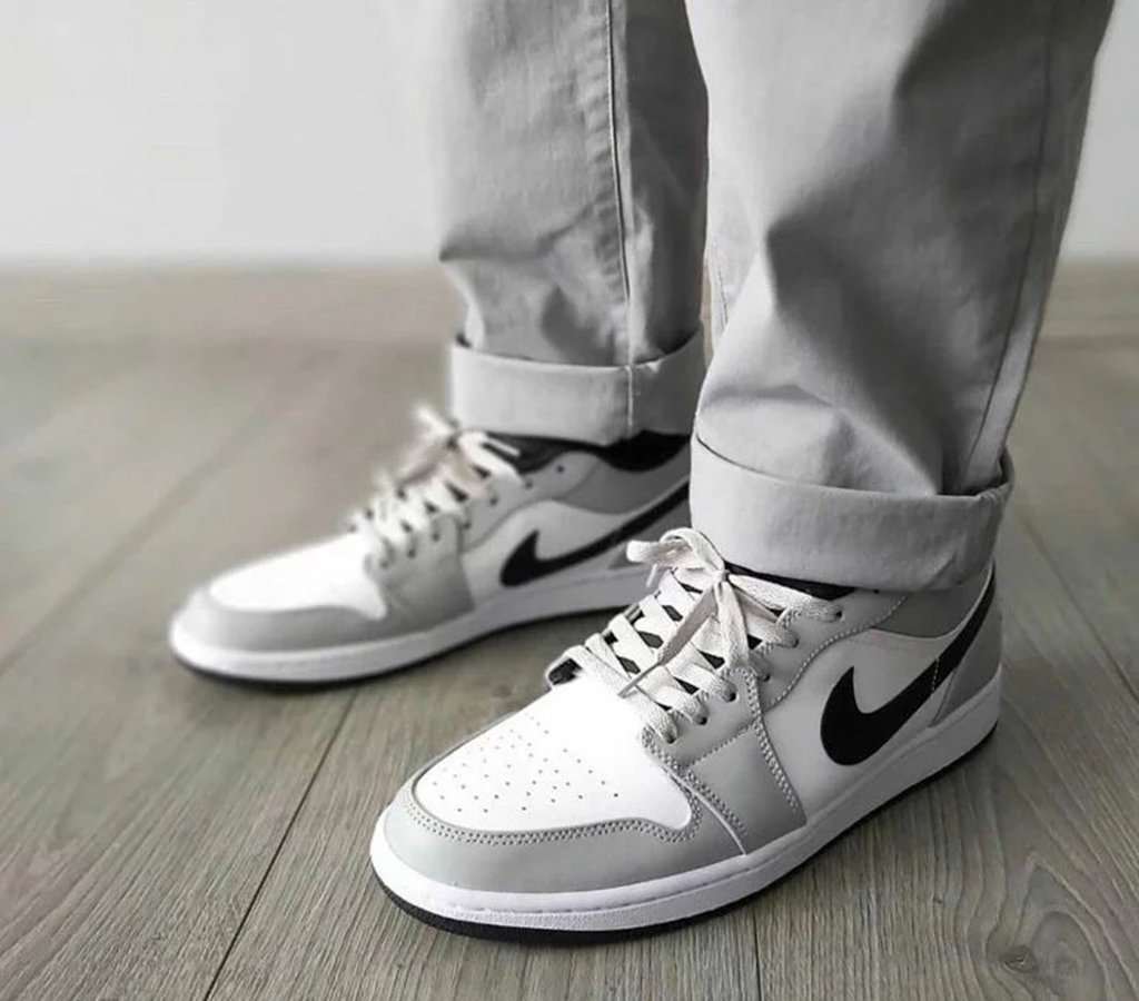 Giày Nike Air Jordan 1 Low 'Light Smoke Grey' 553558-030 - Ảnh 2