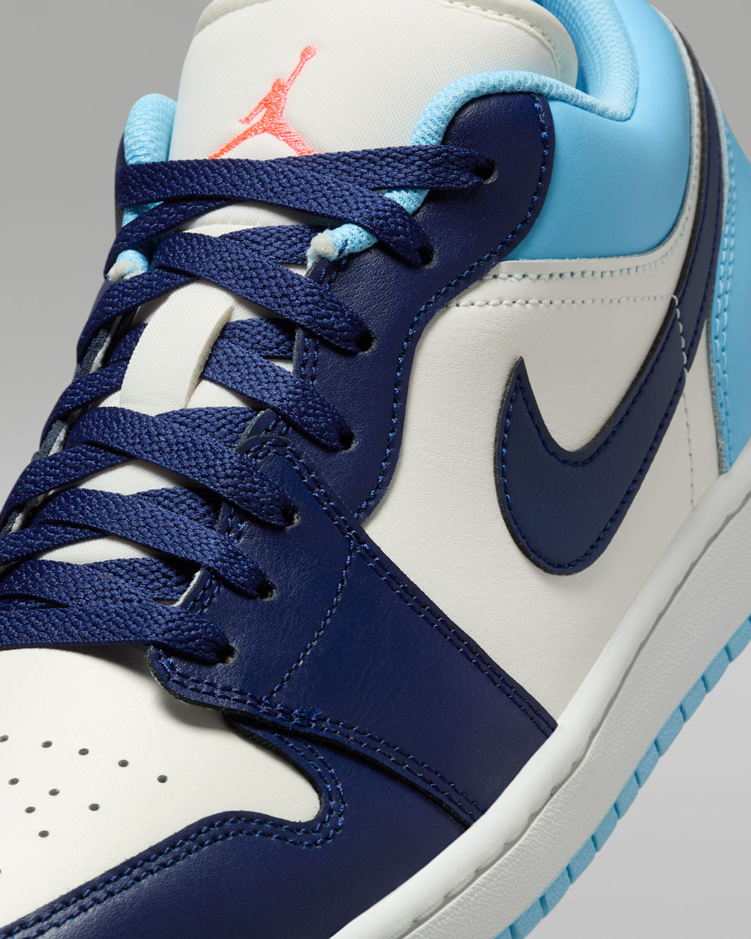 Giày Nike Air Jordan 1 Low 'Blue Chill' 553558-149 - Ảnh 2