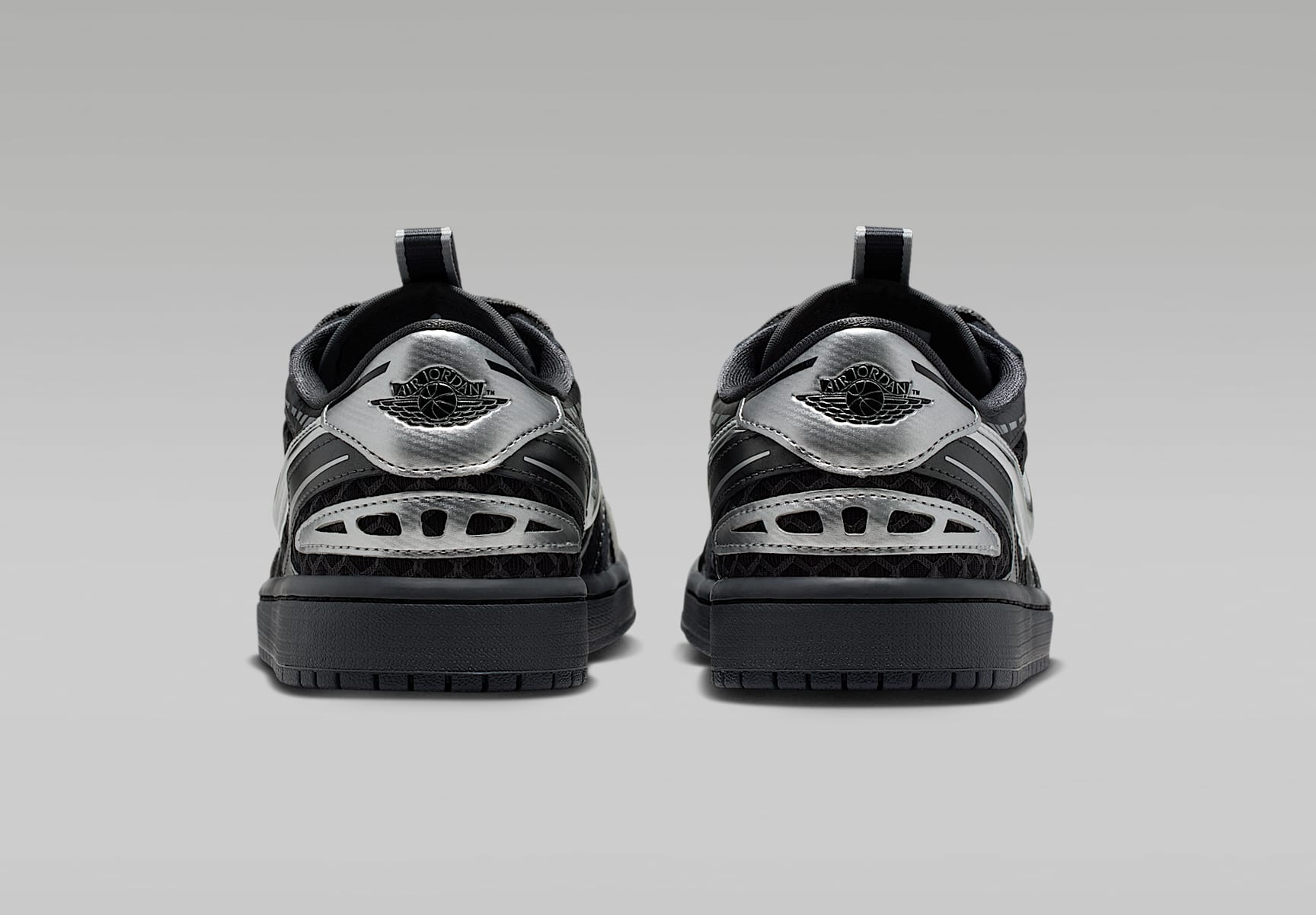 Giày Nike Jordan 1 Low ‘Black Metallic Silver’ HQ2186-001 - Ảnh 4
