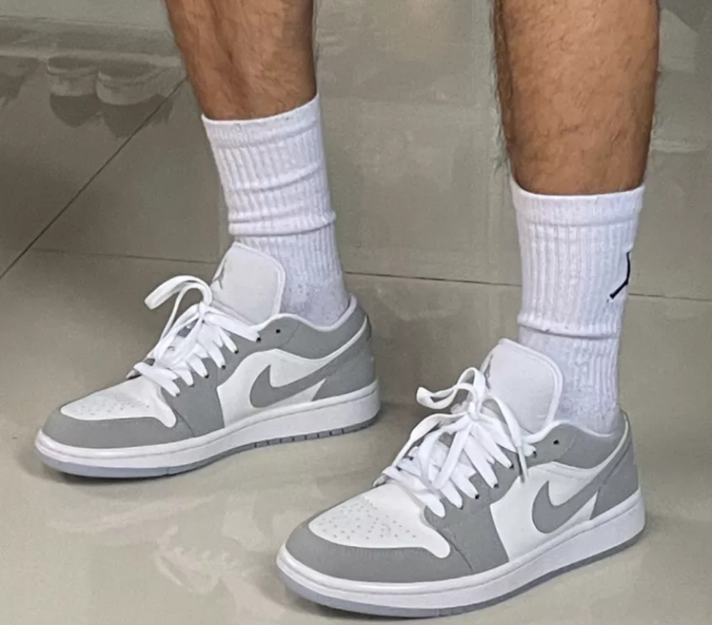 Giày Nike Wmns Air Jordan 1 Low 'White Wolf Grey' DC0774-105 - Ảnh 2