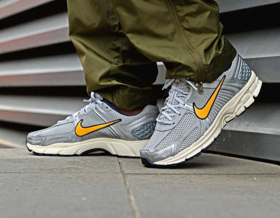 Giày Nike Air Zoom Vomero 5 ‘Platinum Laser Orange’ FJ4151-001 - ảnh 2 | 23TRK
