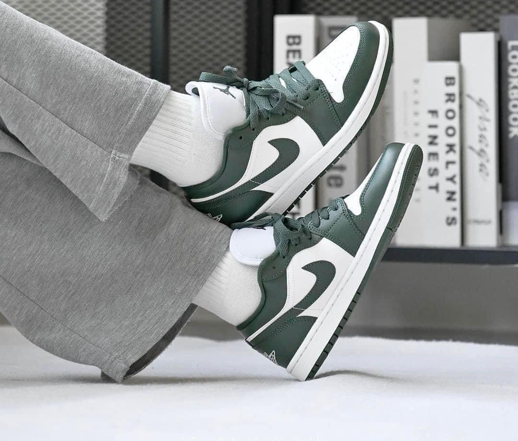 Giày Nike Air Jordan 1 Low 'Galactic Jade' DC0774-113 - Ảnh 4
