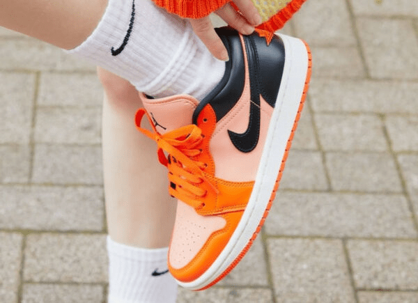 Giày Nike Air Jordan 1 Low SE 'Rush Orange Black' DM3379-600 - Ảnh 2