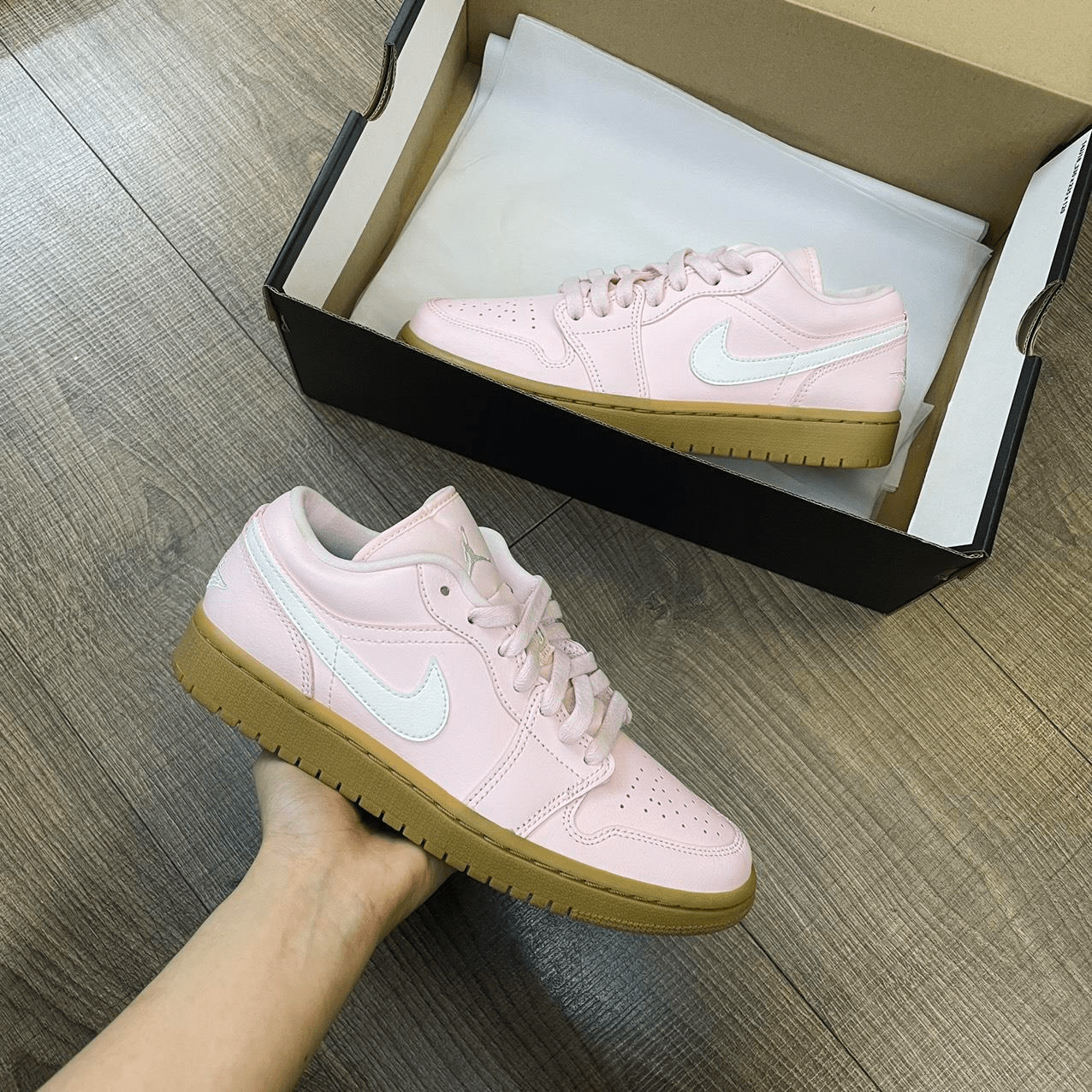 Giày Nike Wmns Air Jordan 1 Low 'Arctic Pink Gum' DC0774-601 - Ảnh 2