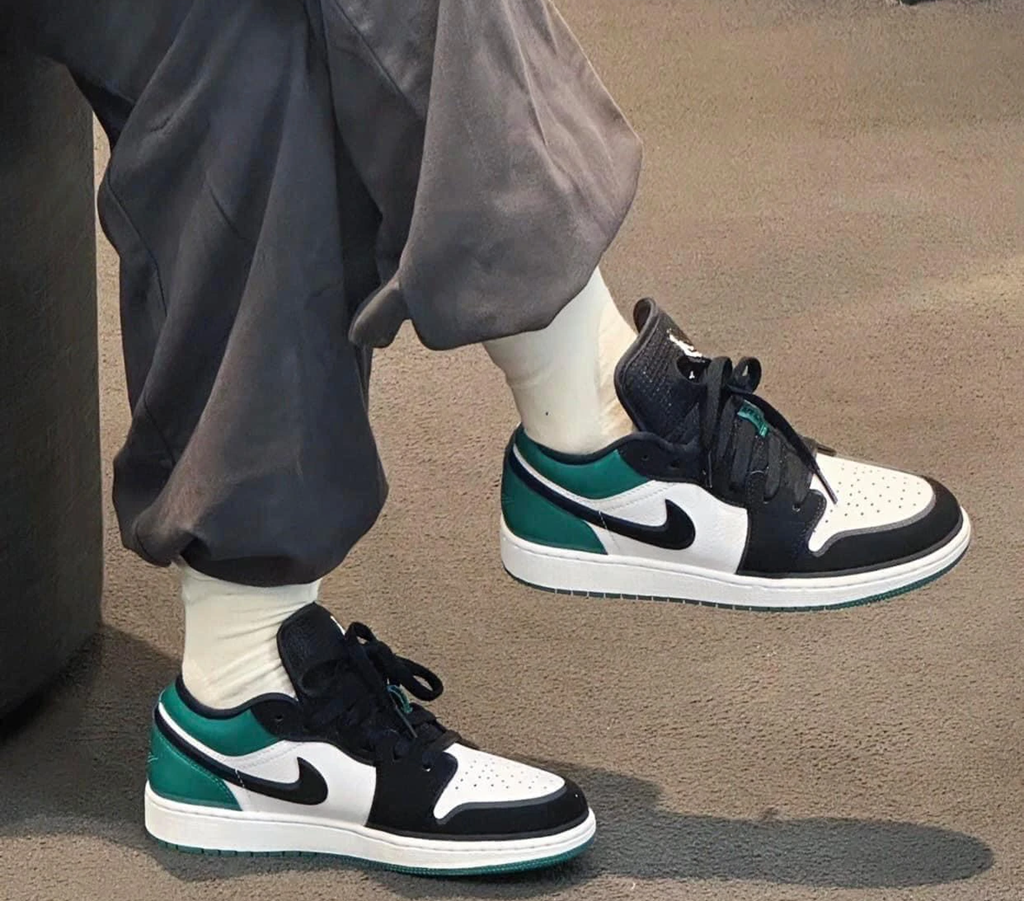 Giày Nike Air Jordan 1 Low 'Mystic Green' 553558-113 - Ảnh 2