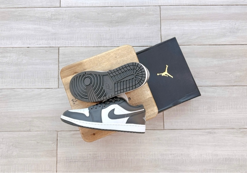 Giày Air Jordan 1 Low ‘Grey White’ 553558-044 - Ảnh 5