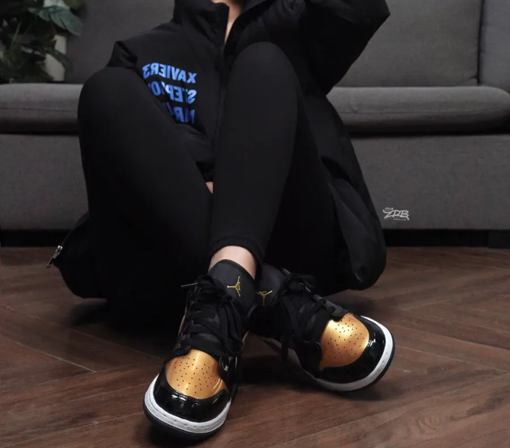 Giày Nike Air Jordan 1 Low SE GS 'Gold Toe' DR6970-071 - Ảnh 2
