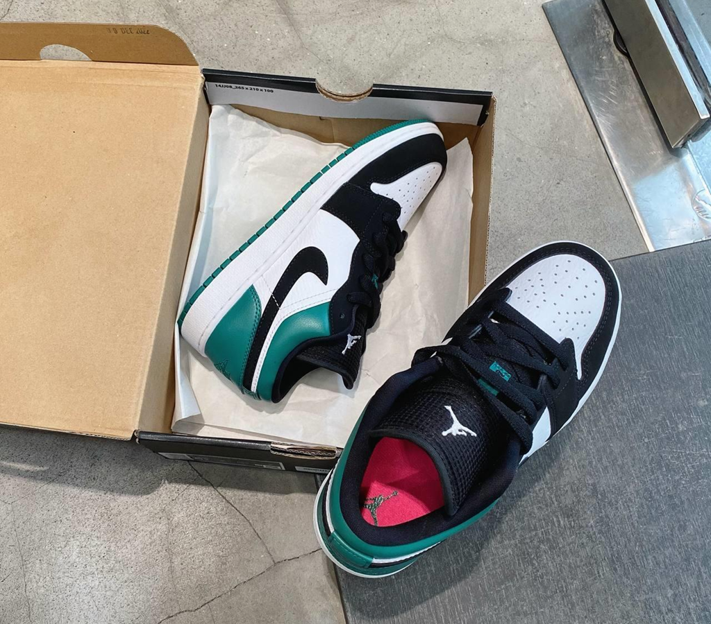 Giày Nike Air Jordan 1 Low 'Mystic Green' 553558-113 - Ảnh 5