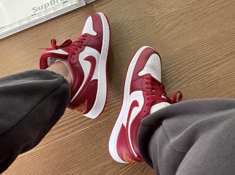 Giày Nike Air Jordan 1 Low 'Cardinal Red' 553558-607 - Ảnh 3