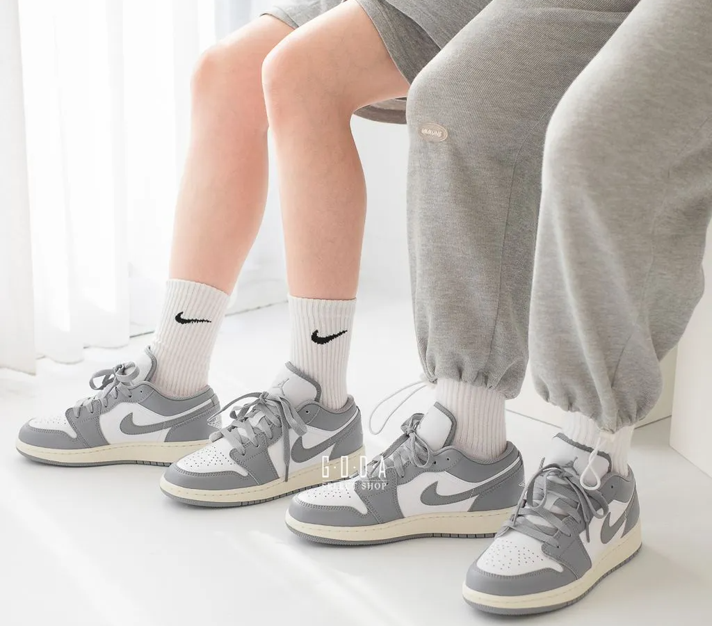 Giày Nike Air Jordan 1 Low (GS) 'Vintage Grey' 553560-053 - Ảnh 2
