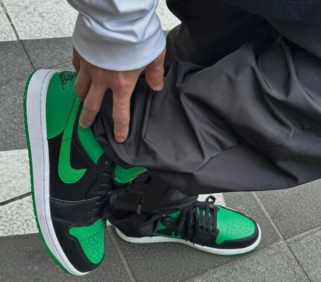 Giày Nike Air Jordan 1 Low 'Lucky Green' 553558-065 - Ảnh 2